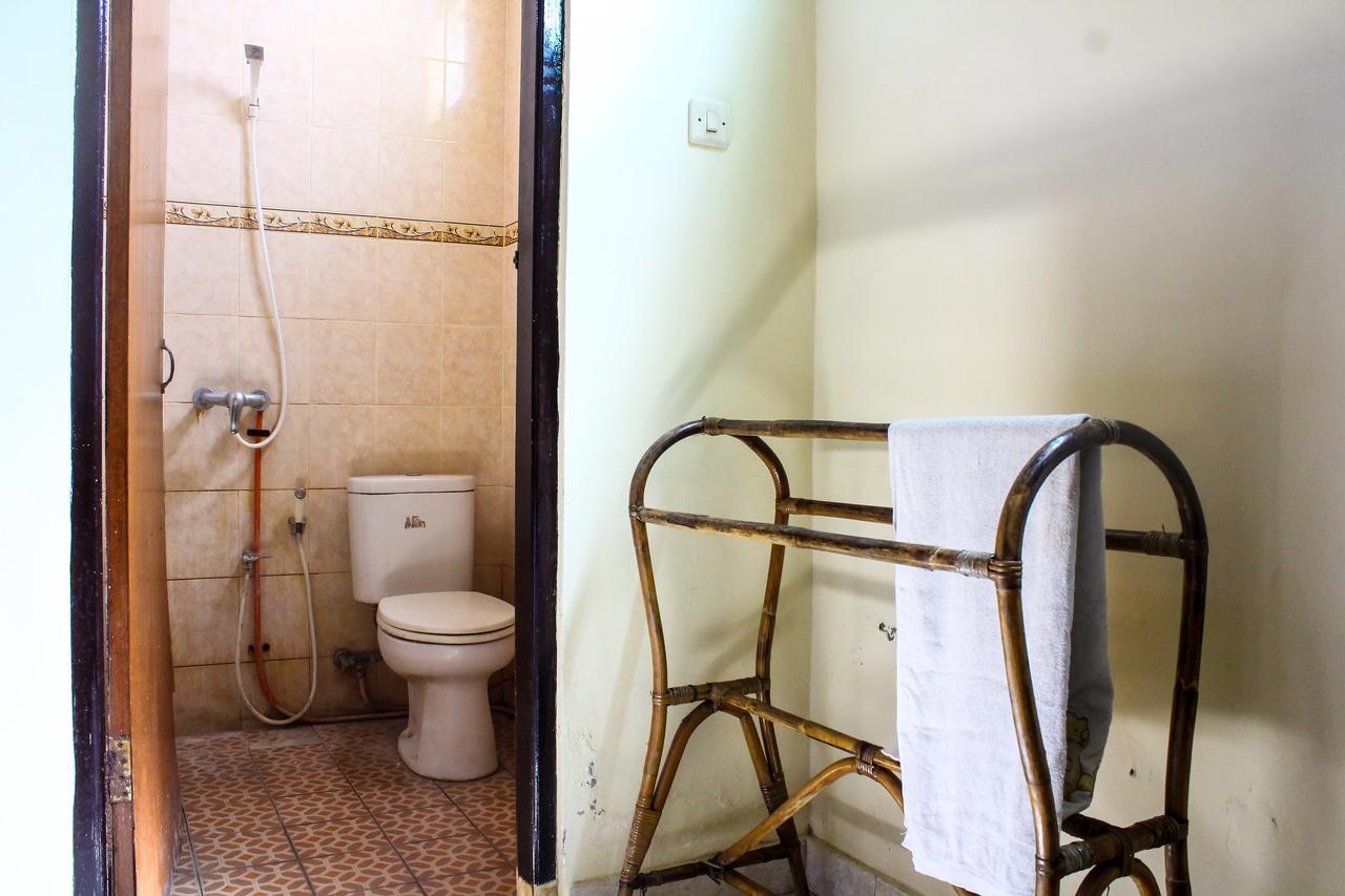 Lolo Beach Inn Legian Kültér fotó