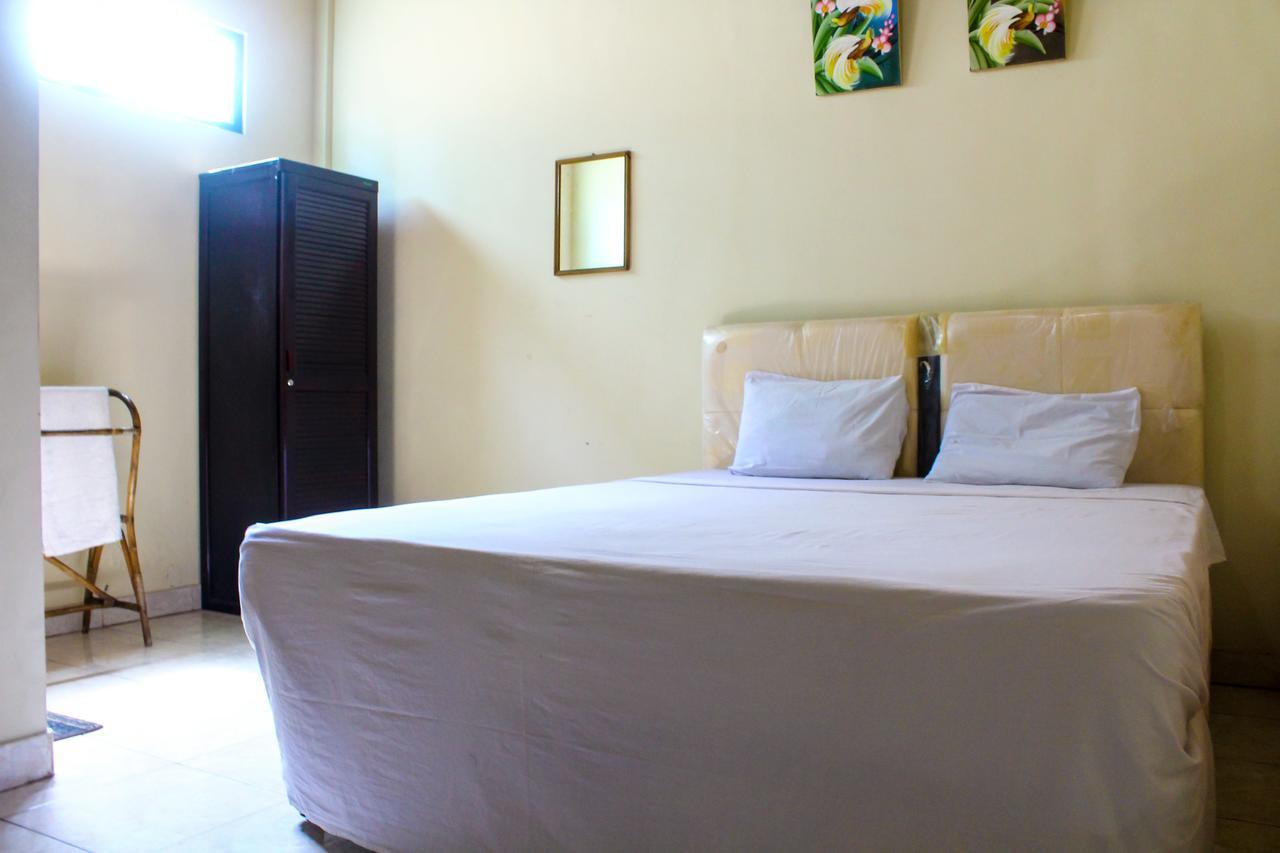 Lolo Beach Inn Legian Kültér fotó