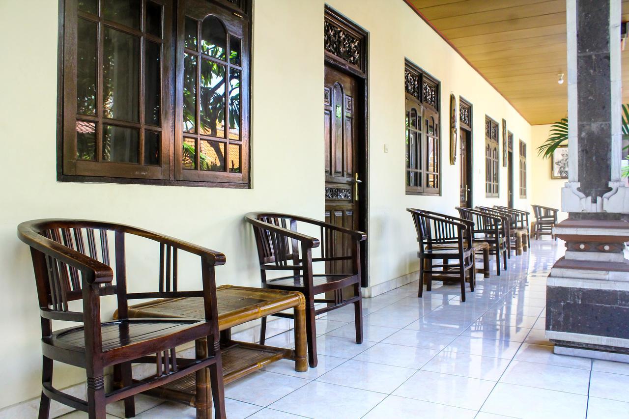 Lolo Beach Inn Legian Kültér fotó