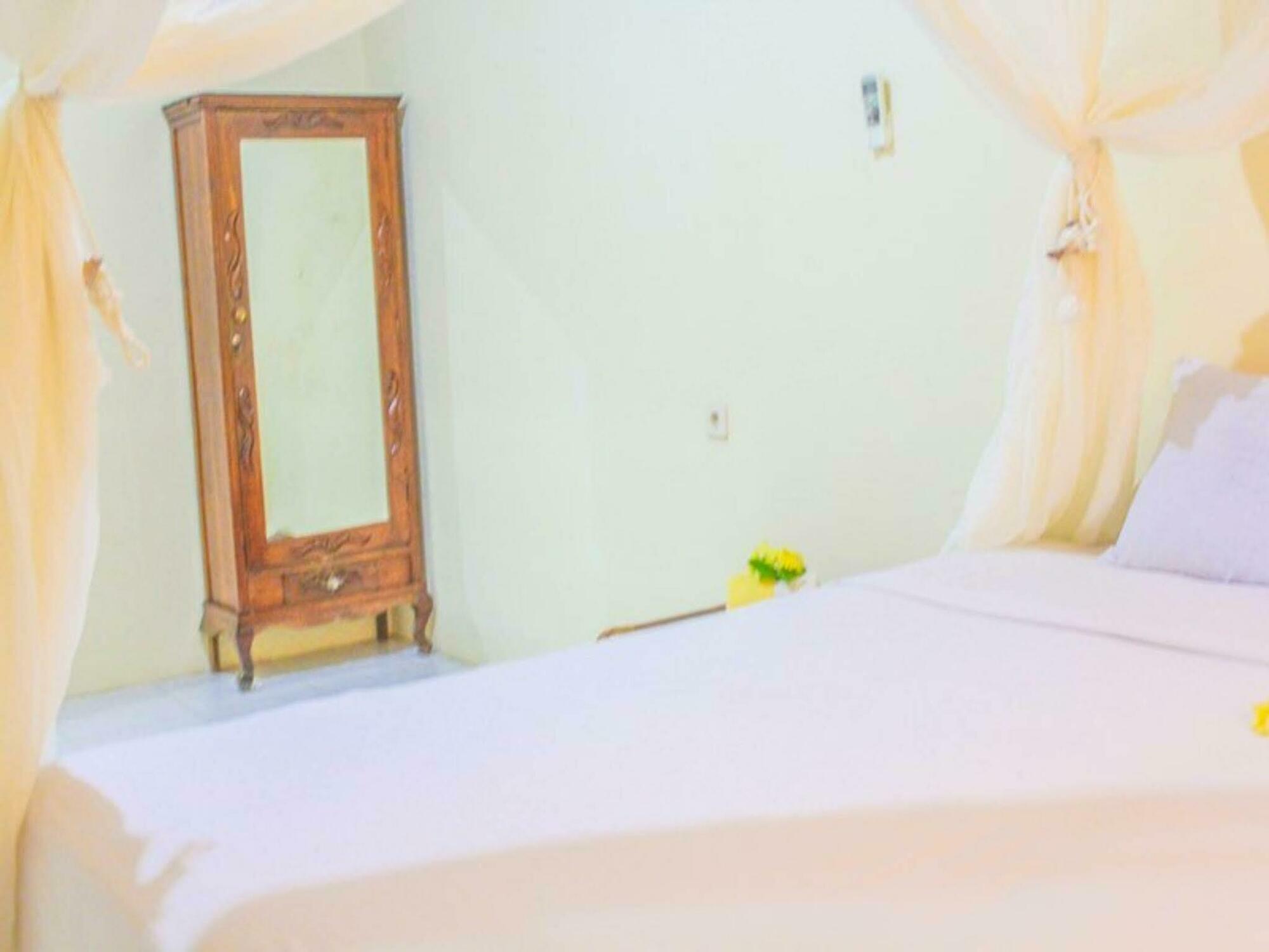 Lolo Beach Inn Legian Kültér fotó