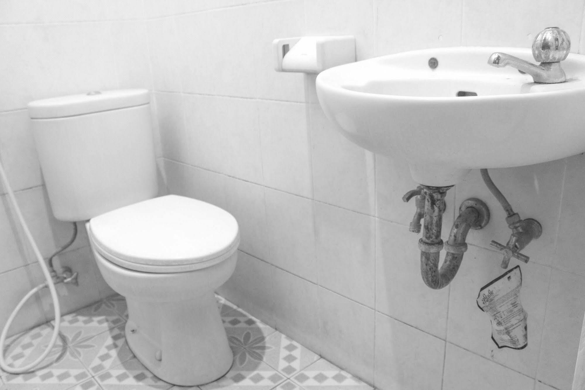 Lolo Beach Inn Legian Kültér fotó