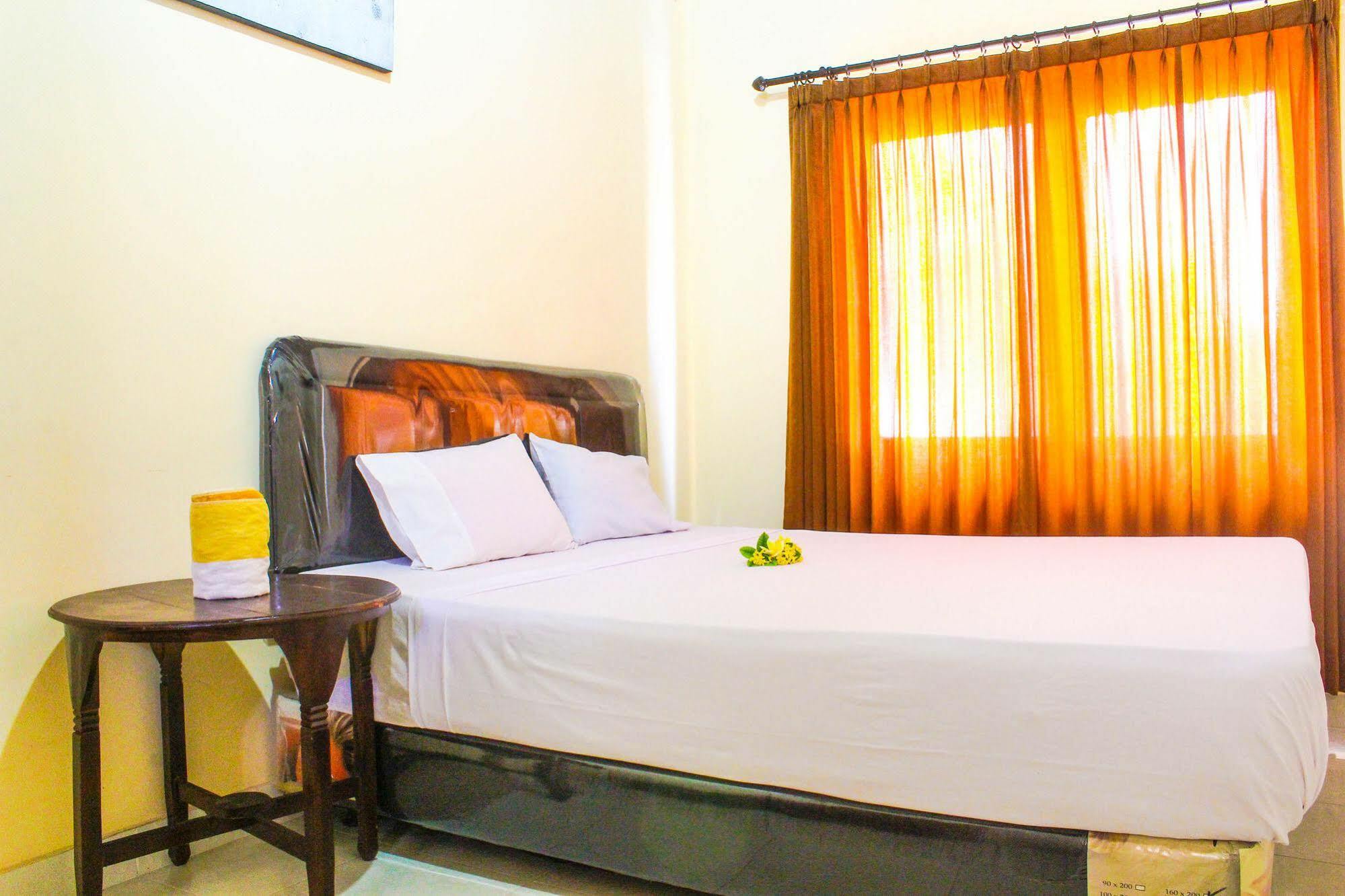 Lolo Beach Inn Legian Kültér fotó