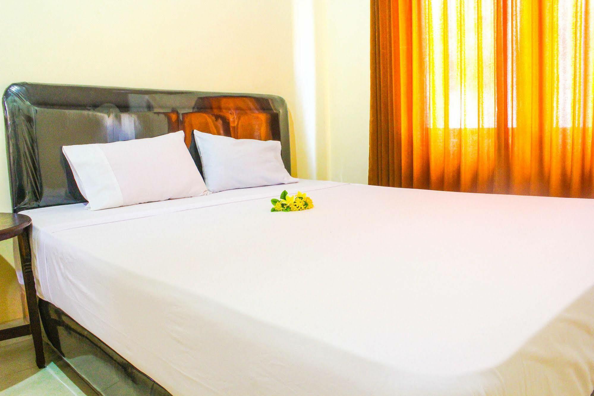 Lolo Beach Inn Legian Kültér fotó