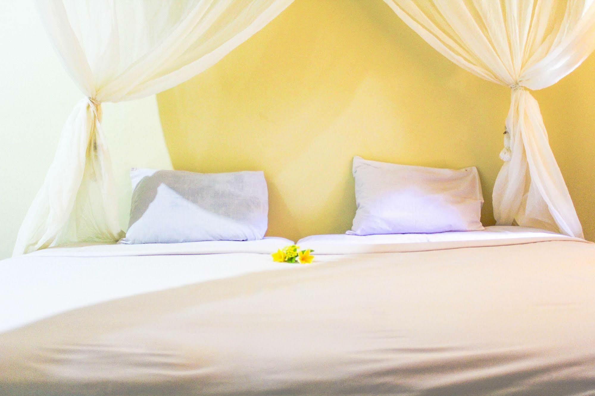 Lolo Beach Inn Legian Kültér fotó