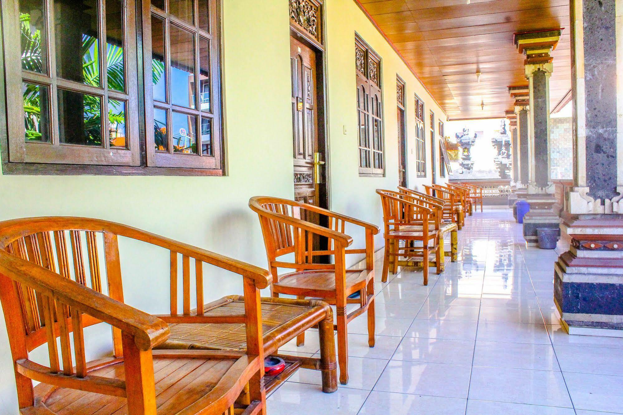 Lolo Beach Inn Legian Kültér fotó