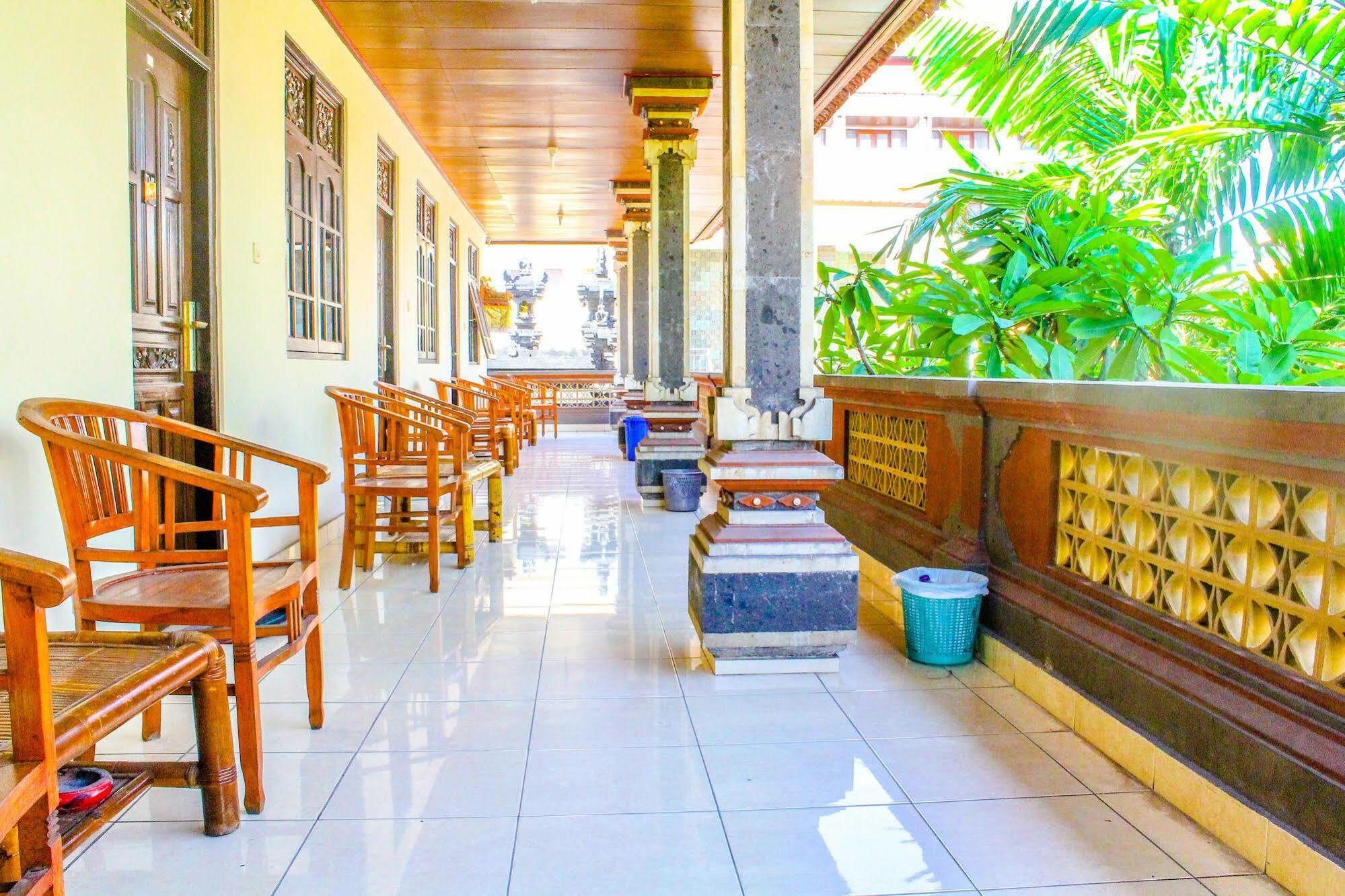 Lolo Beach Inn Legian Kültér fotó