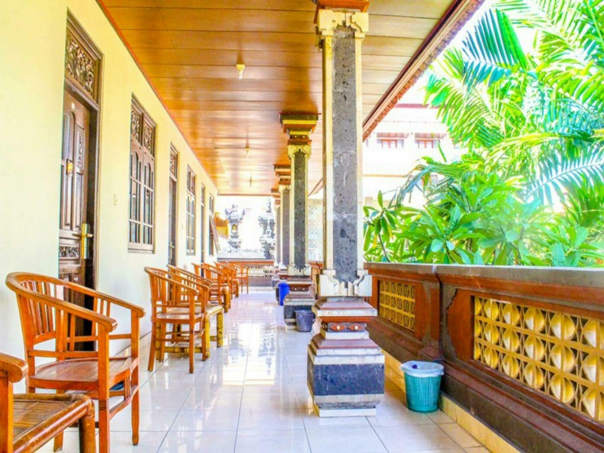 Lolo Beach Inn Legian Kültér fotó